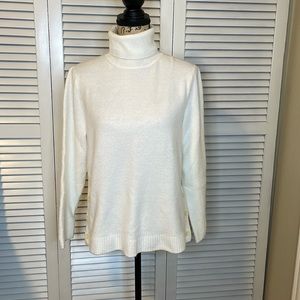 EUC J. Crew Cream Turtleneck Sweater w/ Button Trim. Sz M